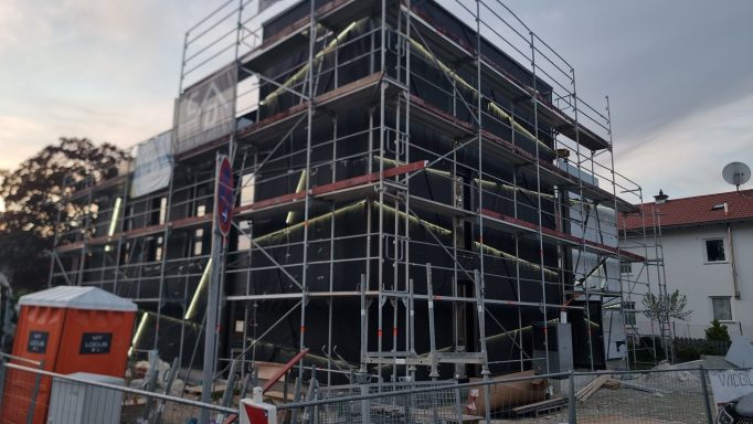 erster Testbetrieb im hellen Zustand eingerüstet